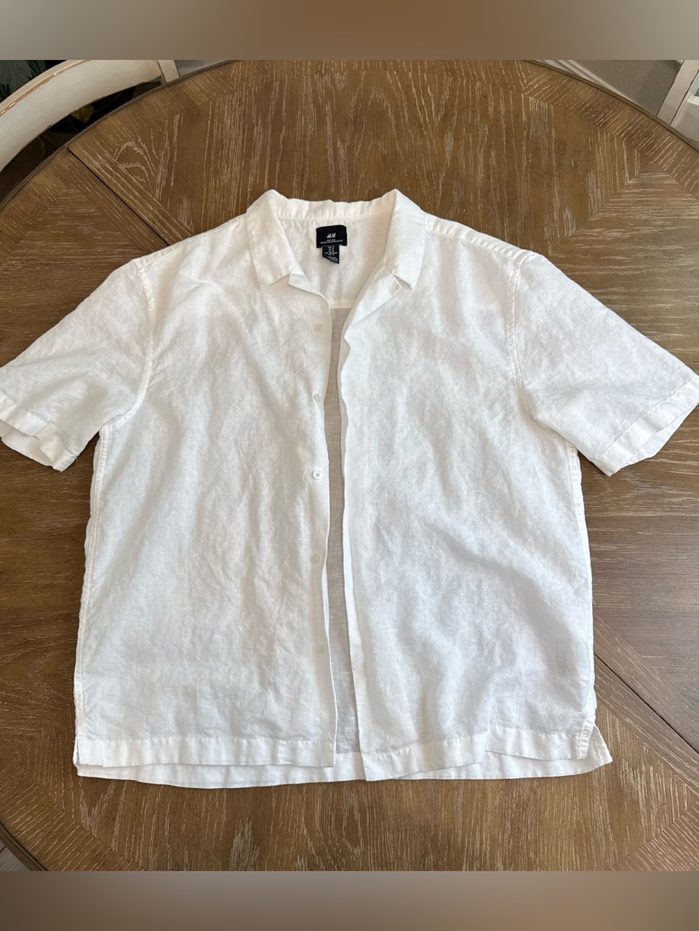 H&M Men’s White Short-Sleeve button down Linen Blend Shirt